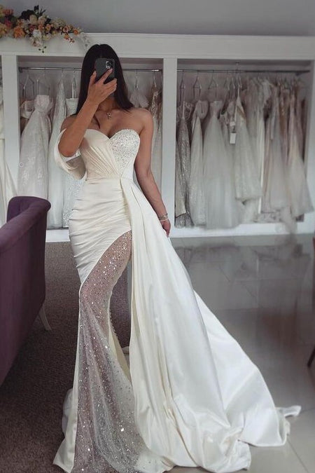 Sheath Strapless Wedding Dress with Bow Train