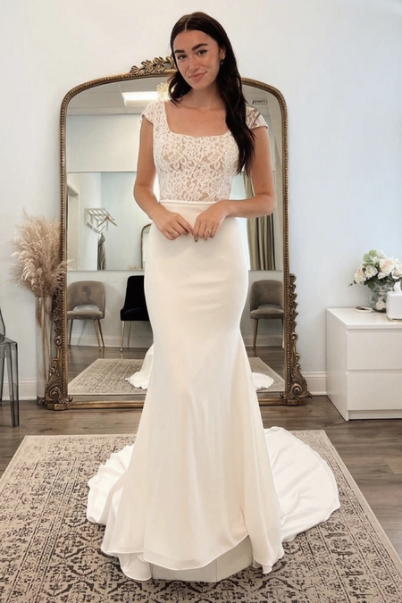Plunging Neckline Satin Simple Wedding Gown with Pockets