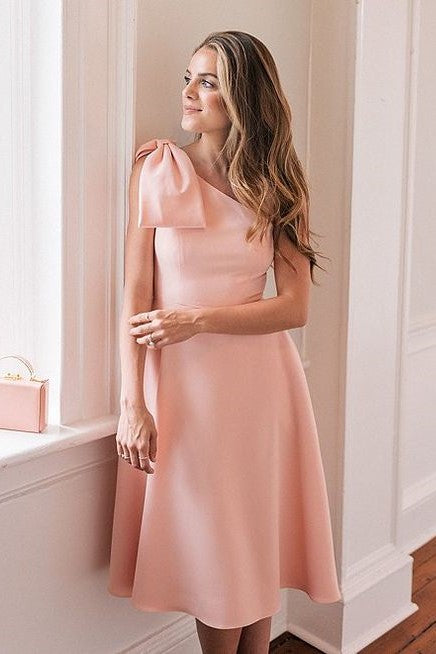 https://www.loveangeldress.com/cdn/shop/products/bow-one-shoulder-pink-bridesmaid-dresses-knee-length_1024x1024.jpg?v=1603943521